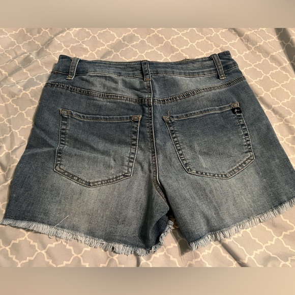 Maurice’s denim shorts - pair of 2 NWOT - Picture 8 of 8
